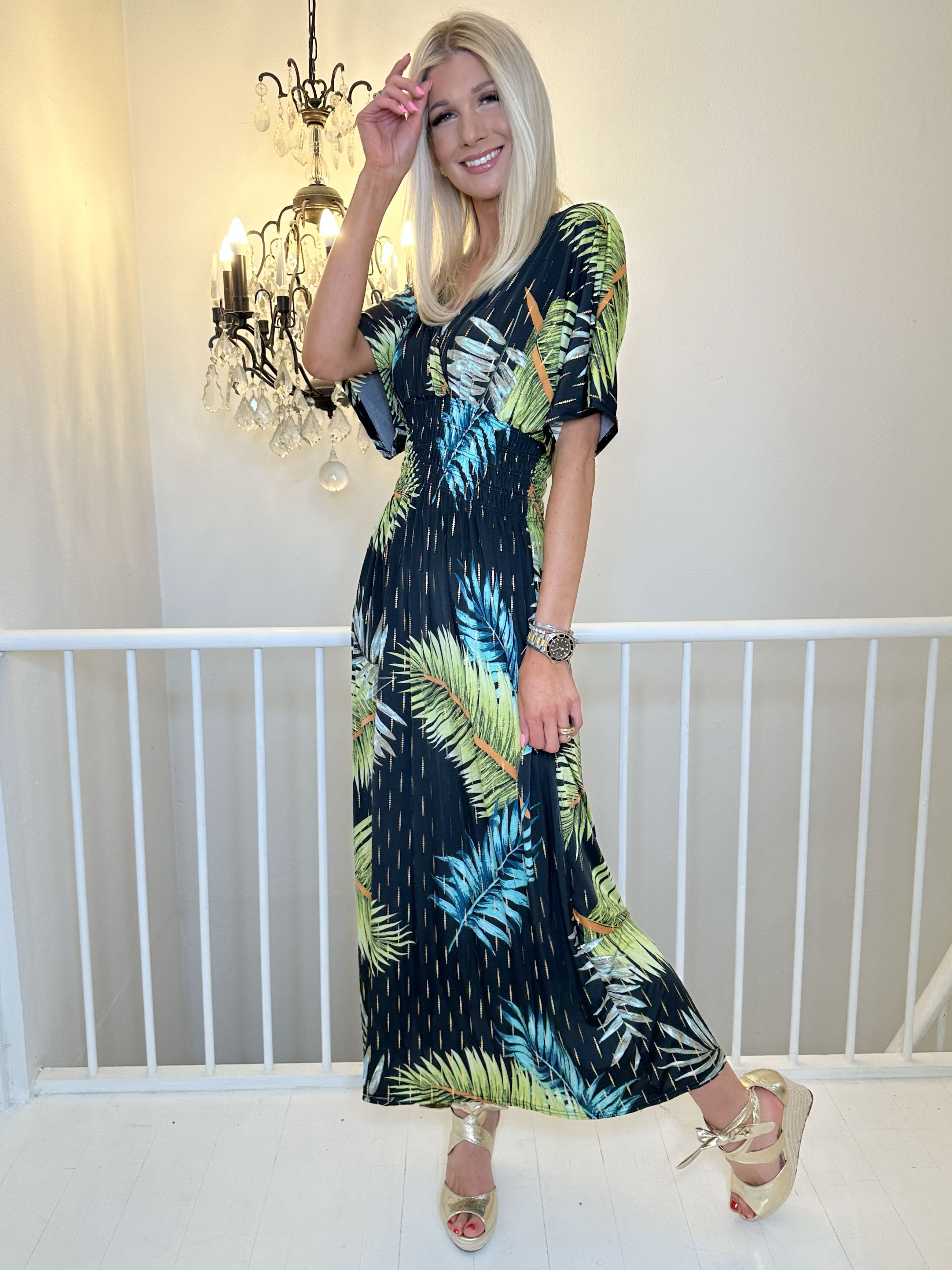 Pams Palm - Lång elastisk klänning i skrynkelfritt material